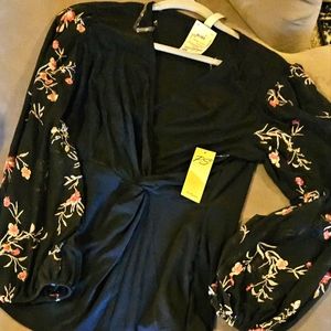 Perception Concept NWT Ladies Sheer Sleeve Blouse SzM